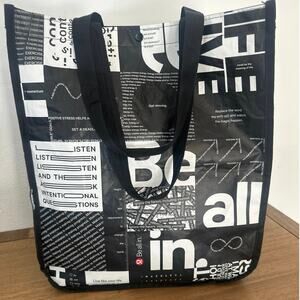 Lululemon large black and white inspiring reusable everyday bag